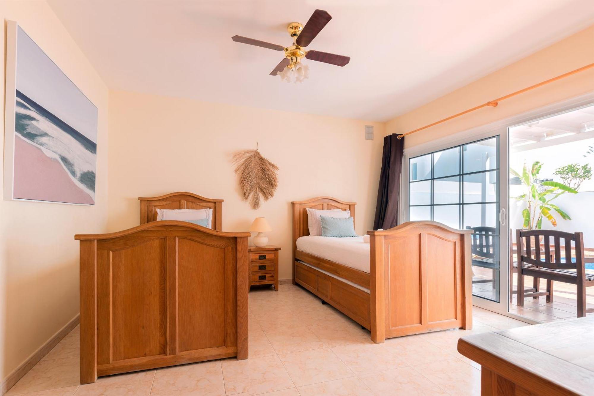 Vela Latina, A To Enjoy! Villa Costa Teguise